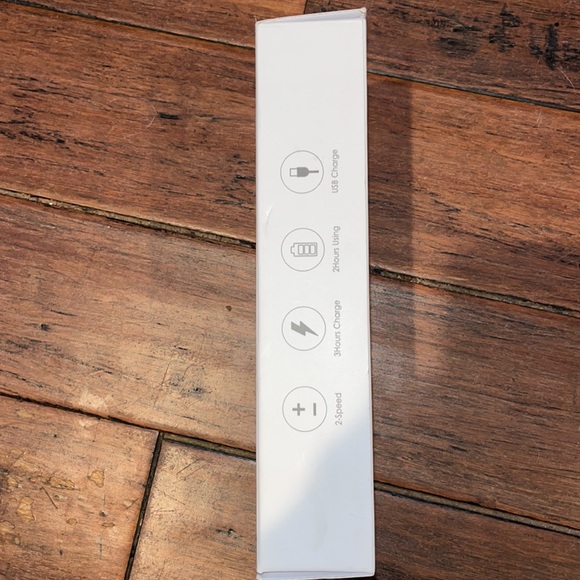 Professional Pet Nail Groomer - Picture 3 of 5